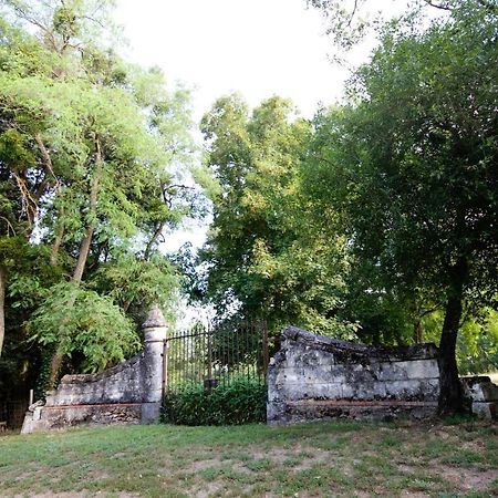 Bed and Breakfast Le Logis Du Pressoir Chambre D'Hotes Bed & Breakfast In Beautiful 18Th Century Estate In The Heart Of The Loire Valley With Heated Pool And Extensive Grounds Les Bois-d'Anjou Экстерьер фото